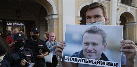  Navalny Poisoning - A Political Assassination Attempt that Shocked the World and Exposed Russia's Fragile Democracy