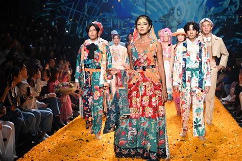 Siam Paragon Fashion Week: Krit Amnuaydechkorn's Extravagant Vision Redefines Thai Haute Couture